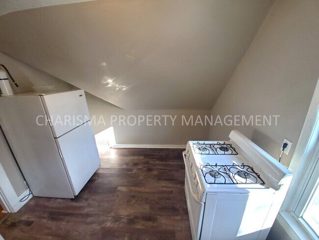 Building Photo - T and L Investments - 641 Praire Duplex