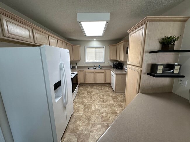 Building Photo - 803 Ames Dr