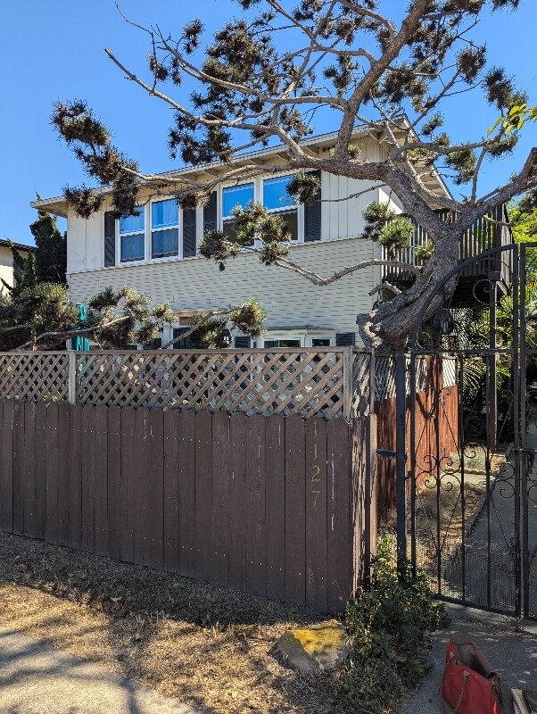 Primary Photo - 1127 Grand Ave