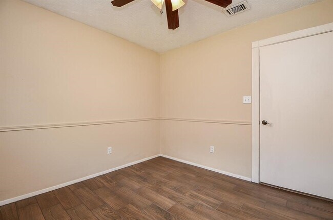 Building Photo - 14230 Cellini Dr