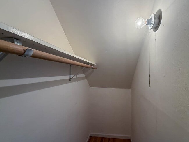 Building Photo - 513 AVENUE C