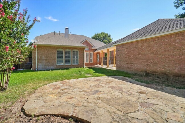 Building Photo - 719 Bryson Way