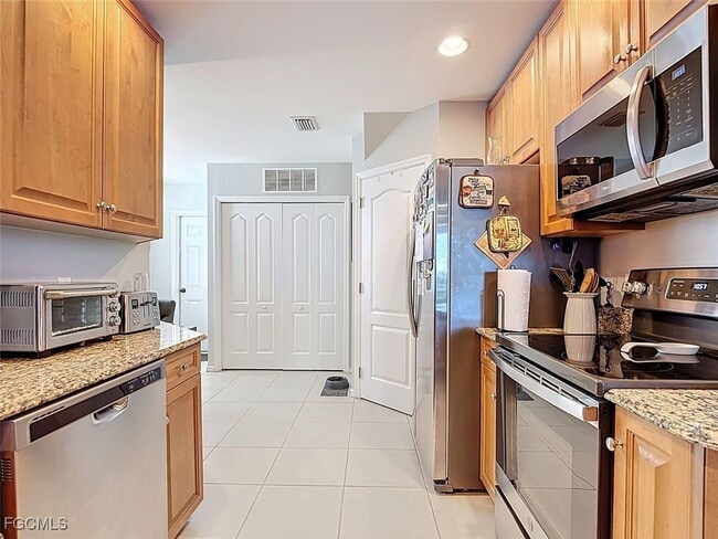 Building Photo - 11971 Champions Green Way