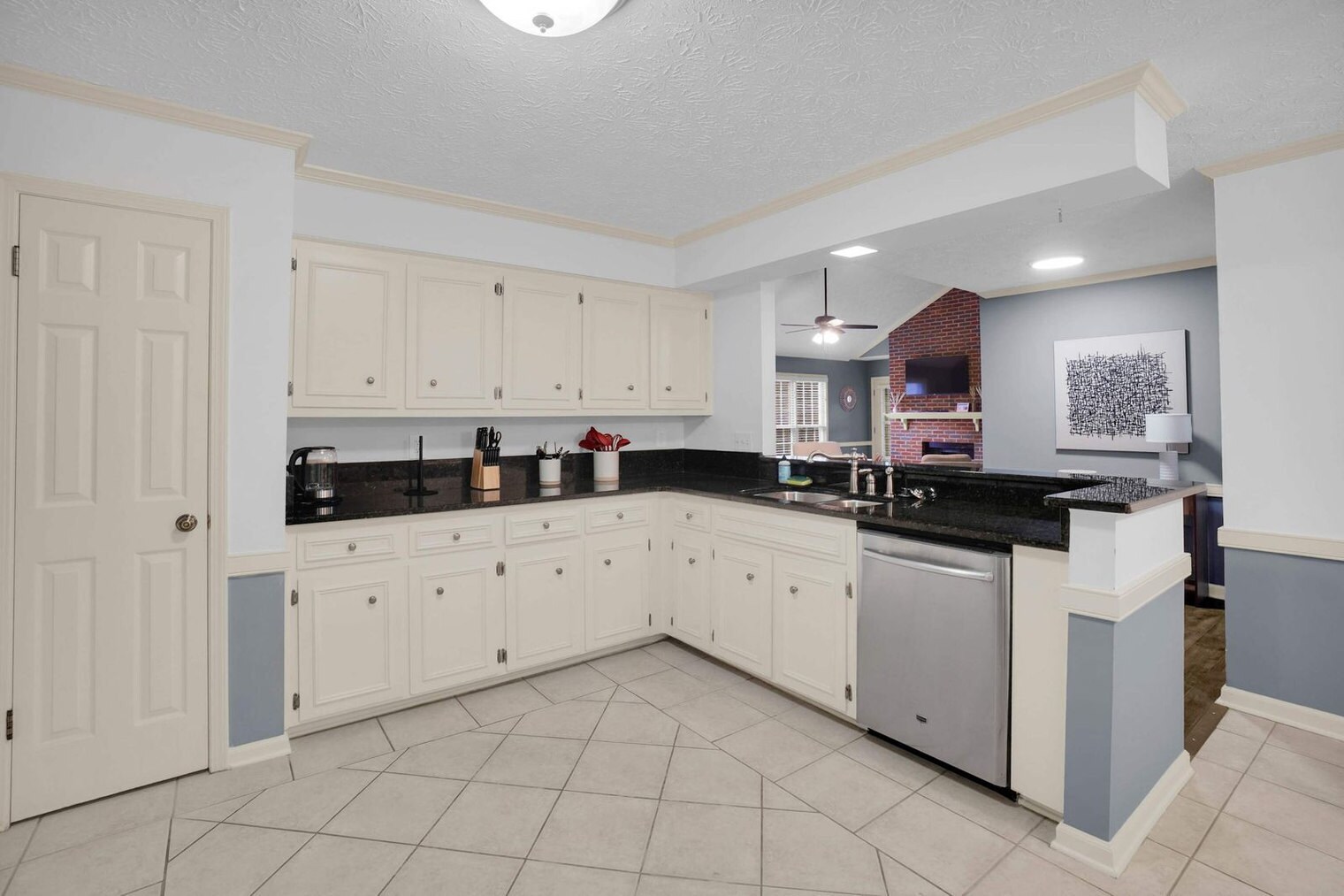 Building Photo - 6509 Enfield Mews