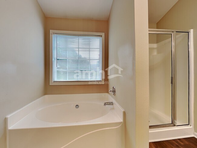 Building Photo - 6433 Grand Hickory Dr