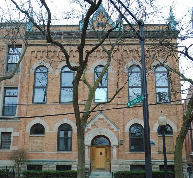 Primary Photo - 443 W Eugenie St