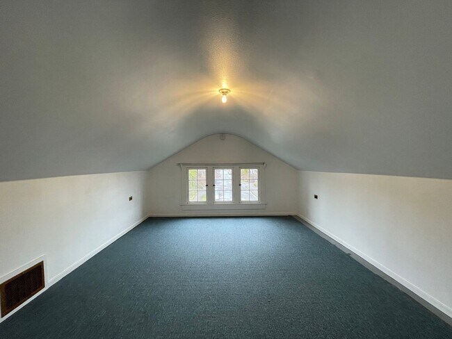 Building Photo - Exceptional Living Within Montavilla 2 Bed...