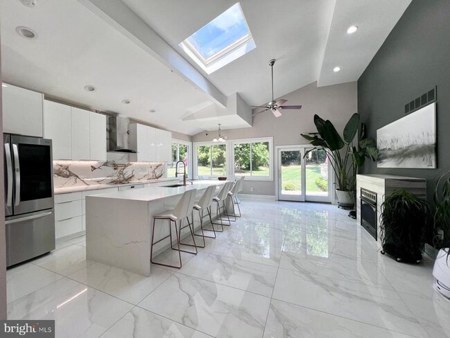 Building Photo - 3332 Philmont Ave