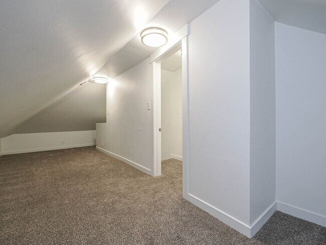 Building Photo - NEWLY REMODELED HISTORIC HOME IN DOWNTOWN PLEASANT GROVE!