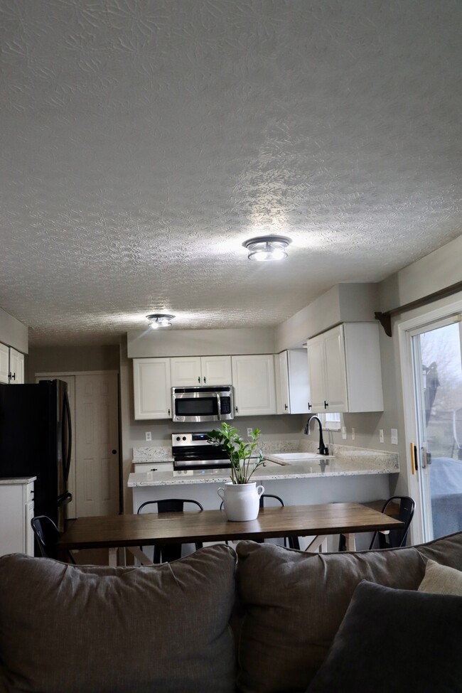 Building Photo - 3866 Lake Cumberland Way