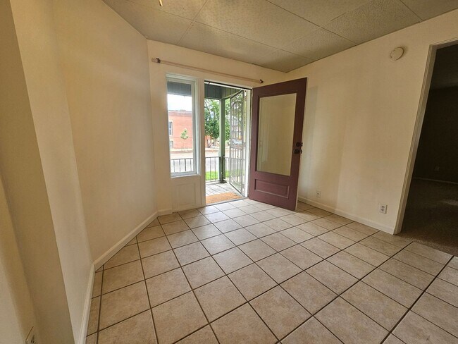 Building Photo - Highlands Adorable 1 Bedroom Apartment in ...