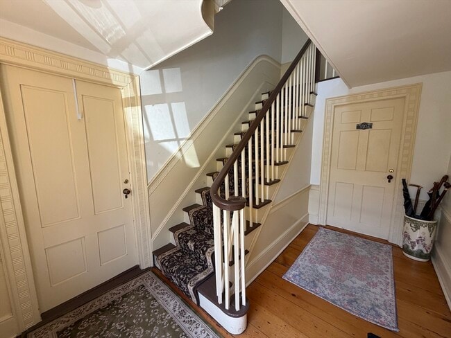 Building Photo - 51 Elm St