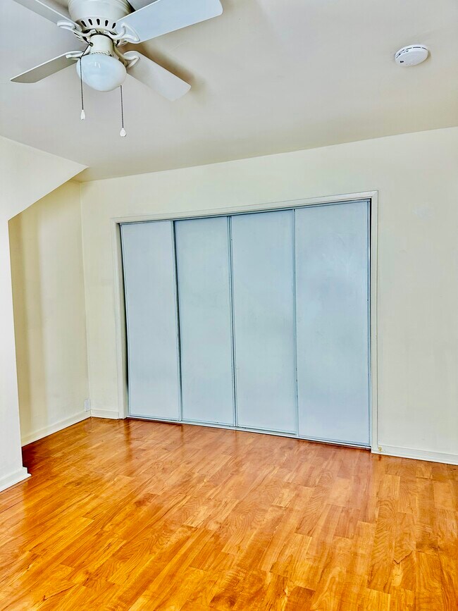 Building Photo - 617 S Shelton St