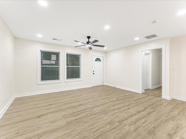 Building Photo - 5794 Pinecrest Rd SW