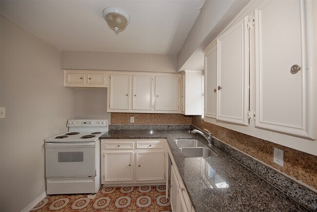 Building Photo - 1213 1st Ave N