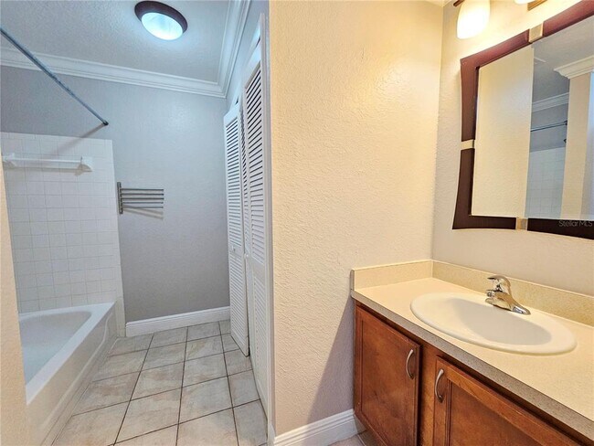 Building Photo - 7838 Sugar Bend Dr