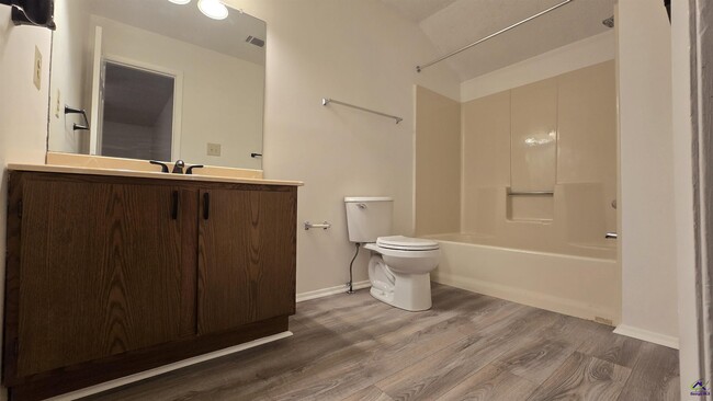 Building Photo - 313 Westcliff Center St