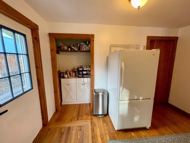 Building Photo - Charming 3BR House in Granville