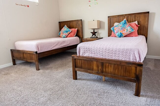 Building Photo - 1836 Sandy Pk Trl