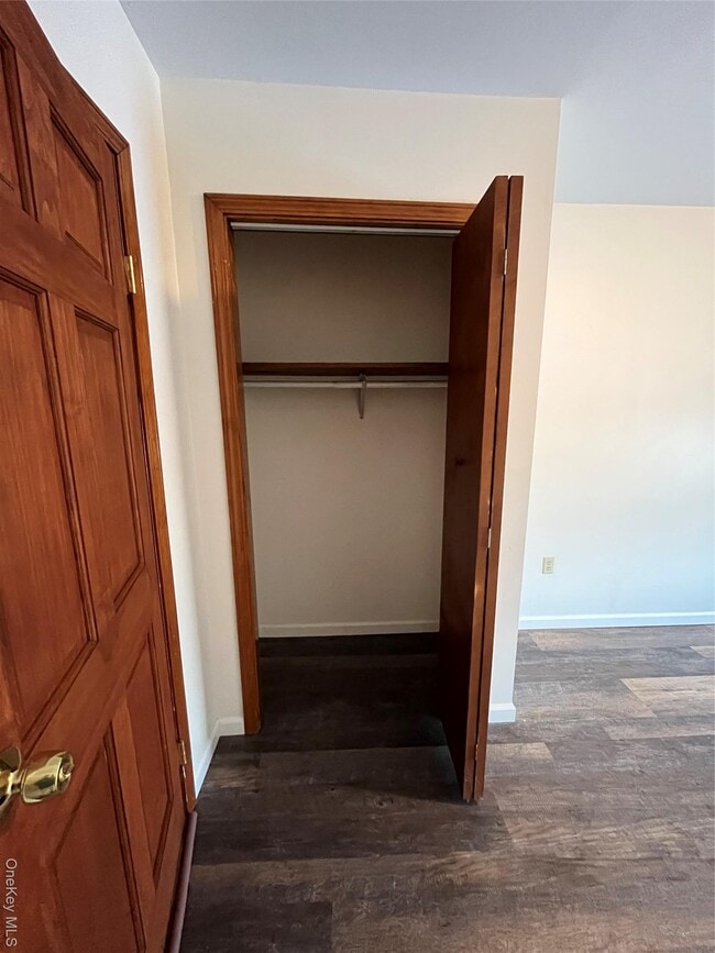 Building Photo - 40 Katrina Falls Rd