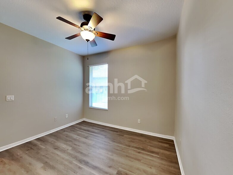 Building Photo - 7729 Grasmere Dr