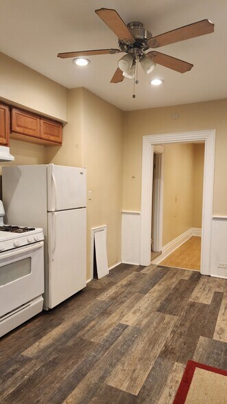 Building Photo - 4801 Sciota St