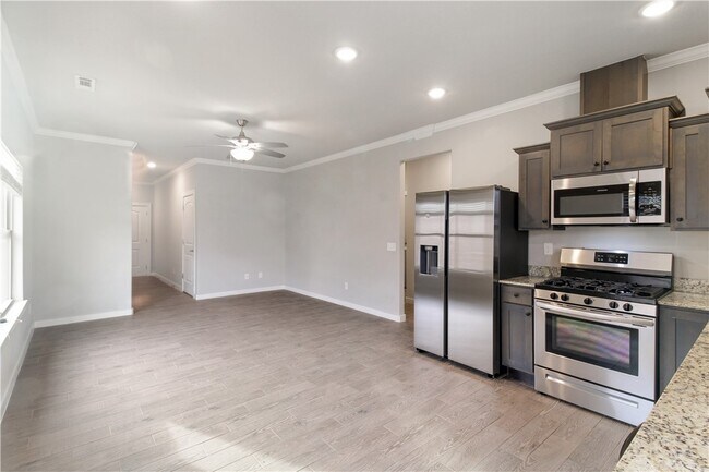 Building Photo - 402 Barbet Dr