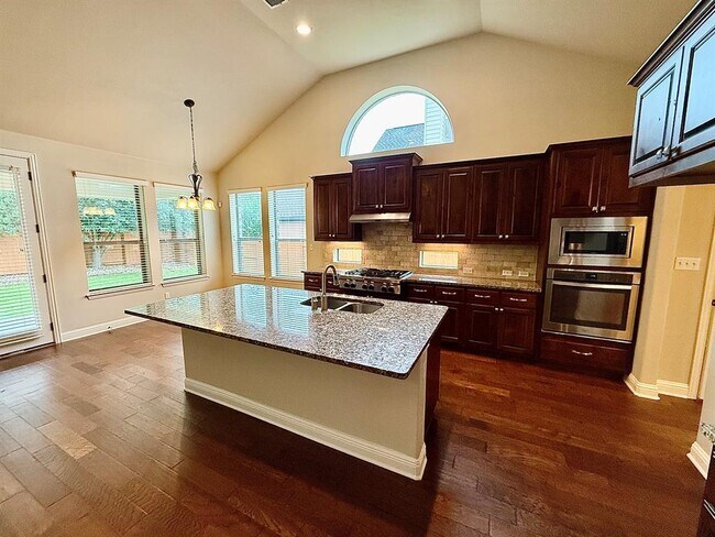 Building Photo - 5512 Lipan Apache Bend
