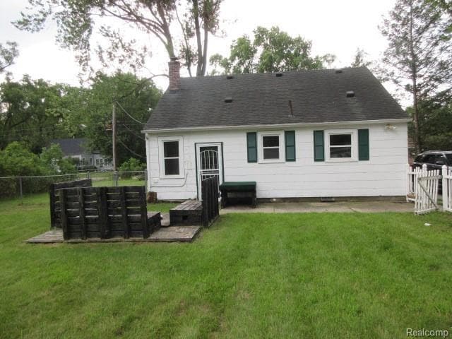 Building Photo - 20284 Melrose St