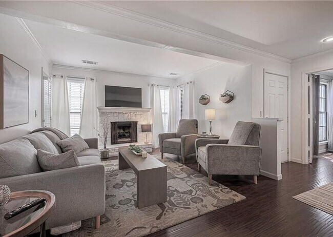 Building Photo - Rare end unit condo at The Crossings, loca...