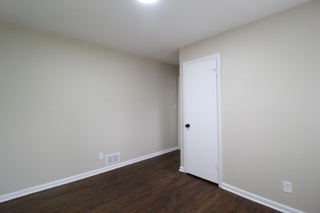 Building Photo - 3 Bedroom 1 Bath House In Mission Kansas