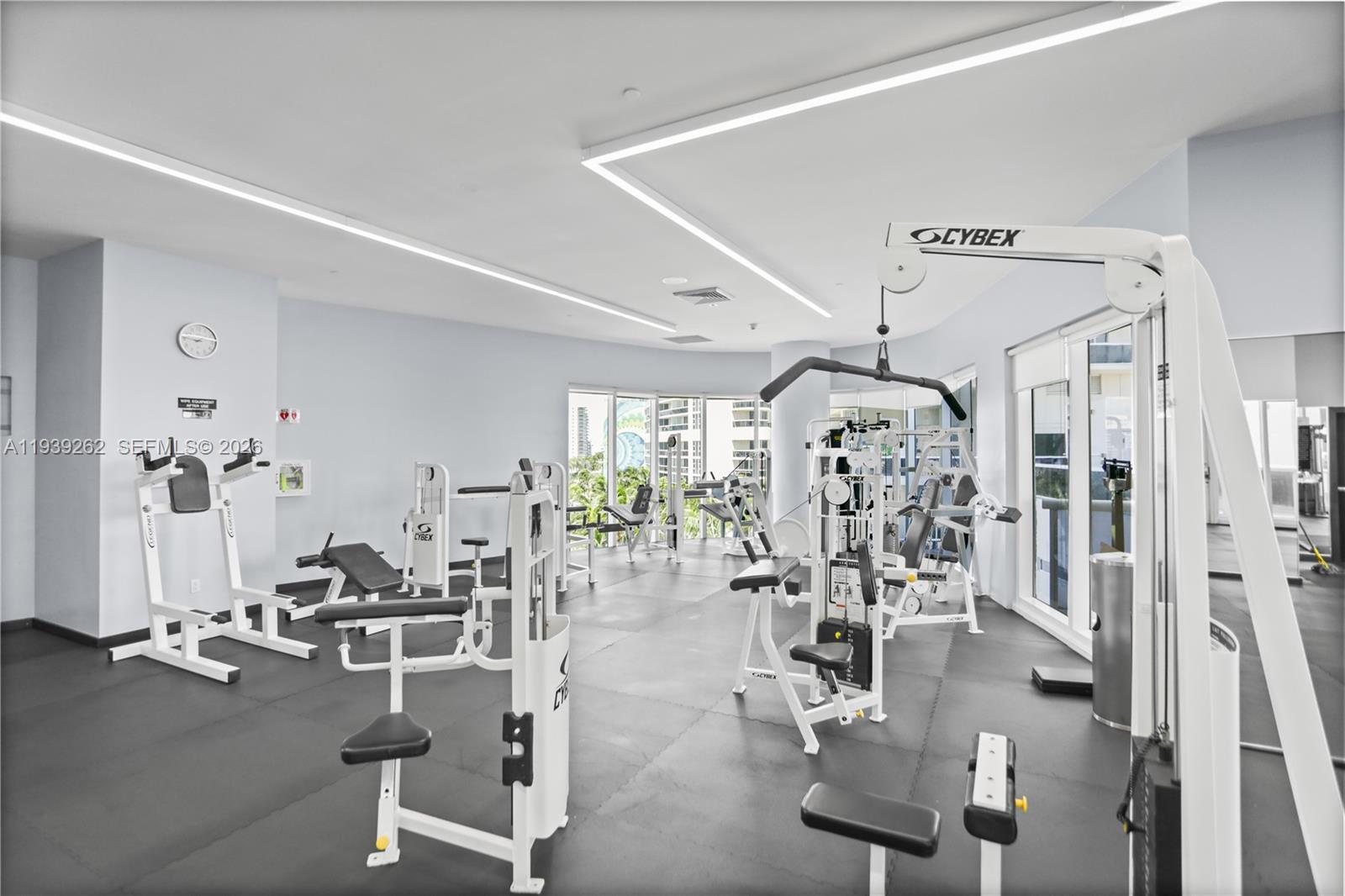 Building Photo - 1850 S Ocean Dr