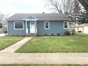 Building Photo - Completely remodeled 4 bedroom home! Hudsonville Schools