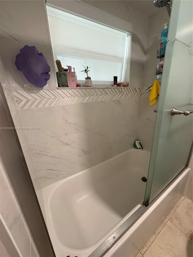 Building Photo - 9495 Evergreen Pl