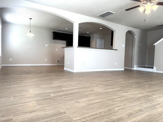 Building Photo - 2231 Tandy Park Way