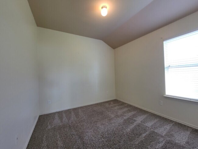 Building Photo - 3 BEDROOM IN SEAGOVILLE***