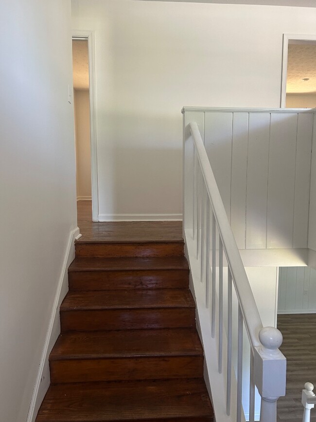 Building Photo - 1103 Ashbourne Dr