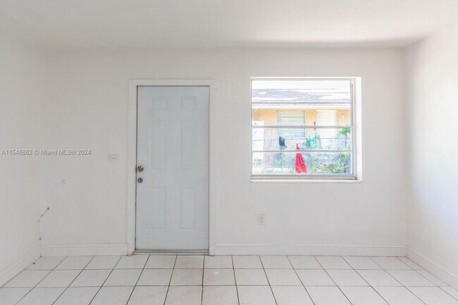 Building Photo - 1342 NE 110th Terrace