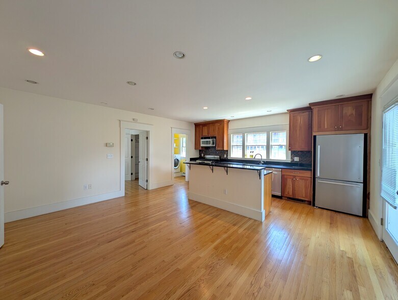 Building Photo - 91 Burget Ave