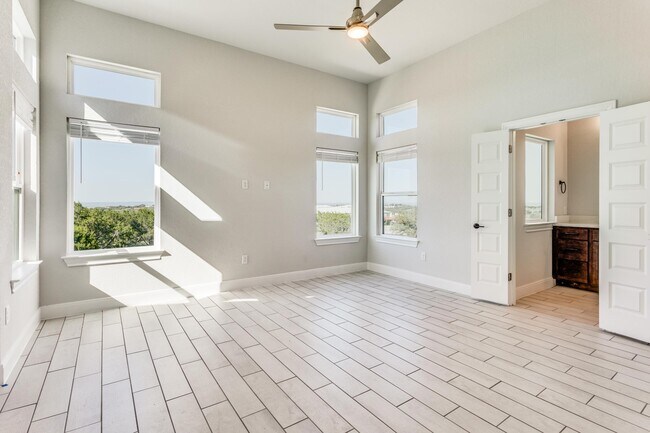 Building Photo - 2916 Hi Mesa