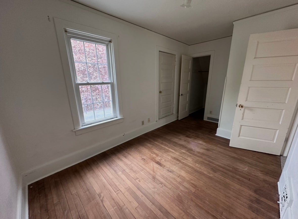 Bedroom 4 with walk in closet and balcony access overlooking the backyard - 2712 S 9th St