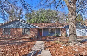 Building Photo - 806 Neches Dr