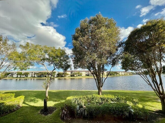 Building Photo - 701 SW 141st Ave