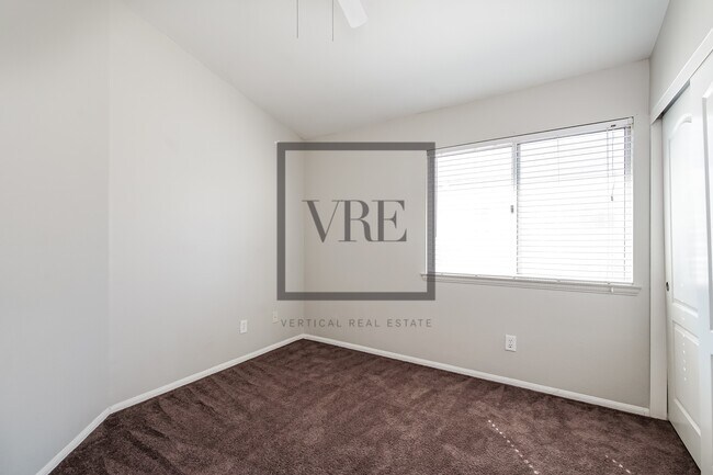 Building Photo - 3142 Tourmaline Ln