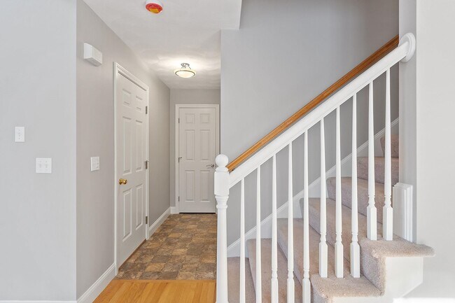 Building Photo - 50 Hadleigh Rd