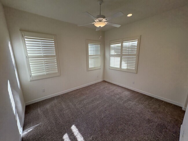 Building Photo - Dove Mountain 4 bedroom with Den 3,277 sq ...