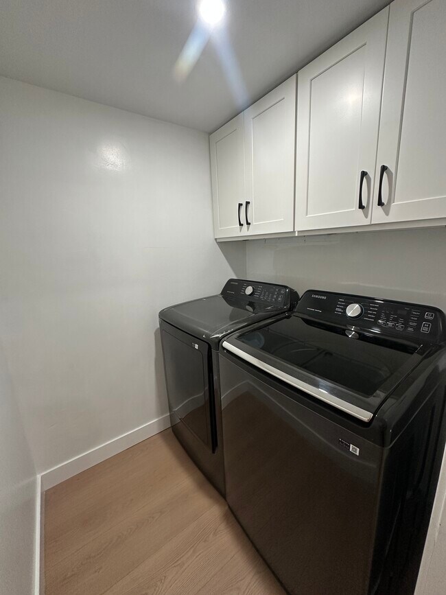 Building Photo - 345 N Broadmoor Ave