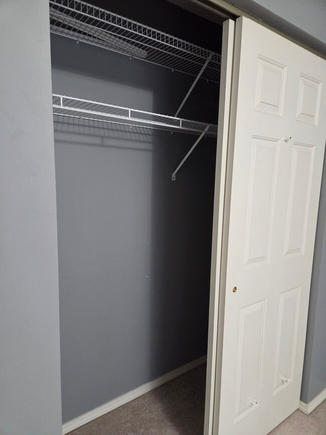 Bedroom 2 closet - 2120 S Azalea Ln