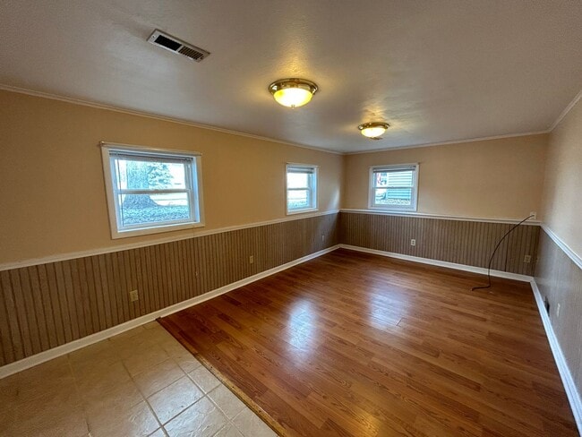Building Photo - 1827 Jacobssen Dr