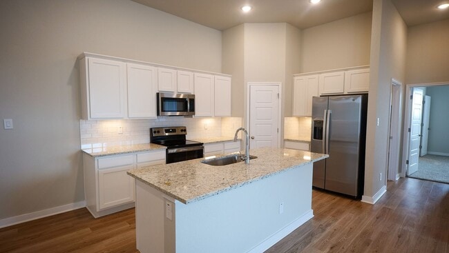 Building Photo - Stunning 3x2 Luxury Duplex in Buda, TX!